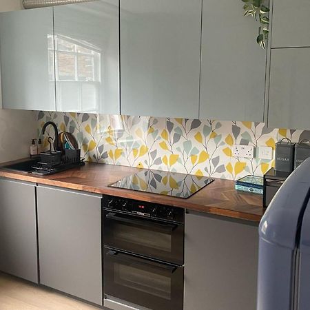 Two Bedroom Two Bathrooms Superior Apartment London Eksteriør billede